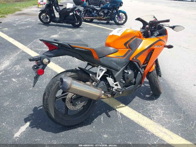 Honda Cbr300 R 2016 MLHNC5101G5200467 Image 4