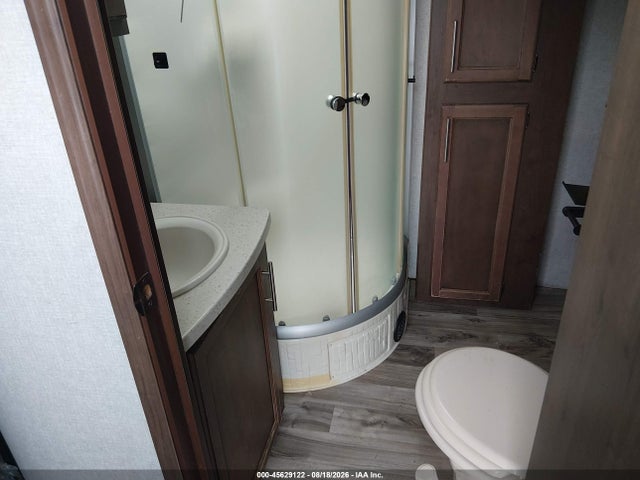 2019 Keystone Cougar 34tsb Travel Trailer მანქანა იყიდება აუქციონზე, vin: 4YDT34T25KV502692, აუქციონის ნომერი: 45629122