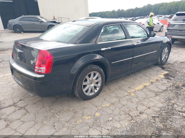 45629137 :رقم المزاد ، 2C3CA6CT3AH114840 vin ، 2010 Chrysler 300c Hemi مزاد بيع