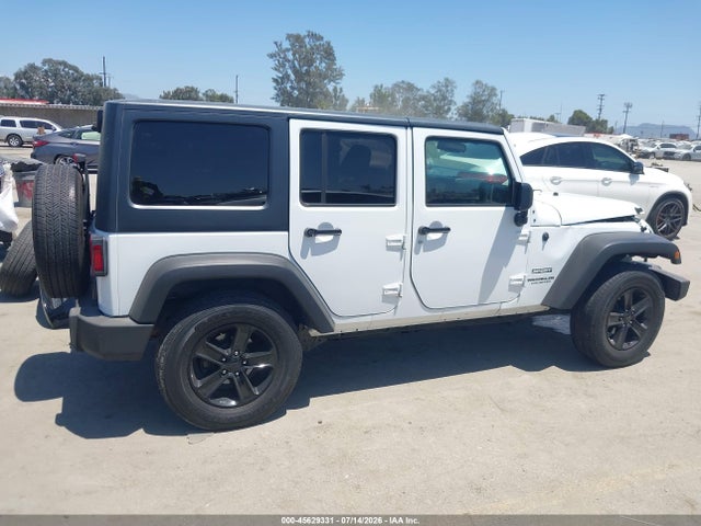 1C4BJWDG8GL266018 Jeep Wrangler Unlimited Sport