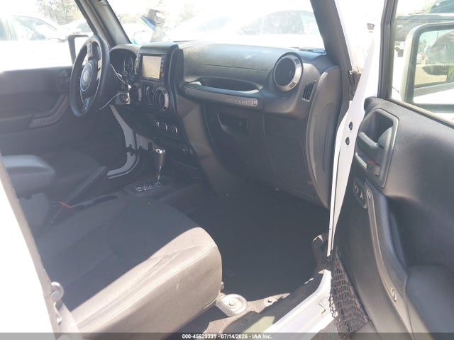 1C4BJWDG8GL266018 Jeep Wrangler Unlimited Sport