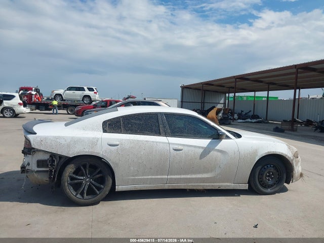 Auction sale of the 2018 Dodge Charger Sxt Rwd, vin: 2C3CDXBG8JH135572, lot number: 45629415