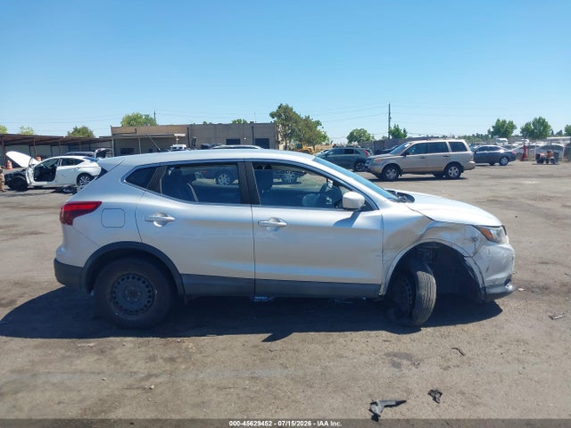 JN1BJ1CR2JW281080 Nissan Rogue Sport S
