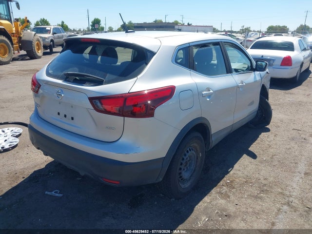 JN1BJ1CR2JW281080 Nissan Rogue Sport S