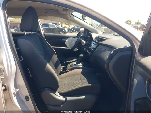 JN1BJ1CR2JW281080 Nissan Rogue Sport S