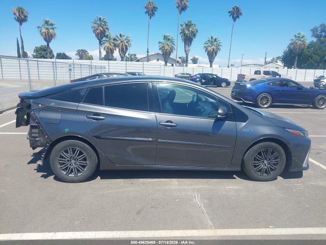 JTDKARFP0H3039826 Toyota Prius Prime Premium