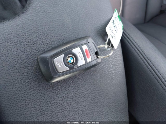 2016 Bmw 320i Xdrive მანქანა იყიდება აუქციონზე, vin: WBA8E5G55GNU20284, აუქციონის ნომერი: 45629560