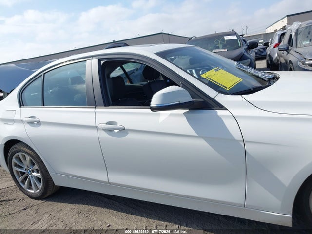 2016 Bmw 320i Xdrive მანქანა იყიდება აუქციონზე, vin: WBA8E5G55GNU20284, აუქციონის ნომერი: 45629560