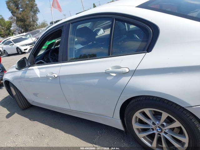 2016 Bmw 320i Xdrive მანქანა იყიდება აუქციონზე, vin: WBA8E5G55GNU20284, აუქციონის ნომერი: 45629560