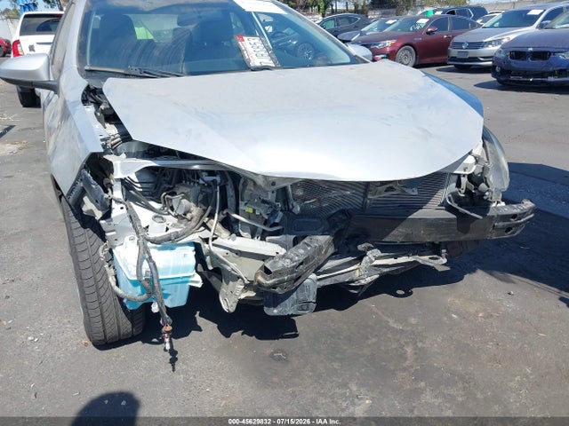 Toyota COROLLA LE 2015 5YFBURHE1FP223745 Image 13