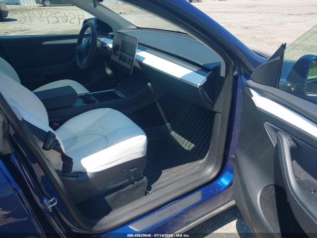 Продаж на аукціоні авто 2023 Tesla Model Y Performance Dual Motor All-wheel Drive, vin: 7SAYGDEF9PF645733, номер лоту: 45629846