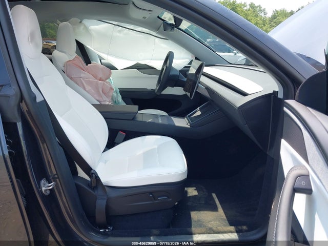 Продаж на аукціоні авто 2026 Tesla Model Y All-wheel Drive/long Range Launch Series/premium All-wheel Drive, vin: 7SAYGDEE9TA454988, номер лоту: 45629859