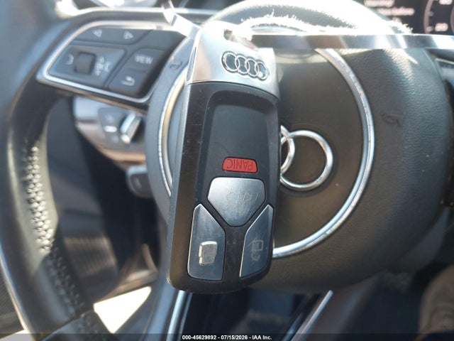 Продаж на аукціоні авто 2017 Audi A4 Premium Plus, vin: WAUENAF47HN020619, номер лоту: 45629892
