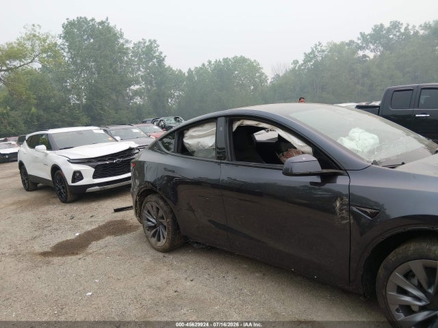 7SAYGDEE5TA702413 Tesla Model Y All-wheel Drive/long Range Launch Series/premium All-wheel Drive
