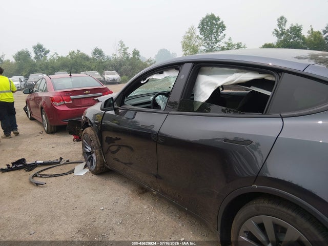 7SAYGDEE5TA702413 Tesla Model Y All-wheel Drive/long Range Launch Series/premium All-wheel Drive