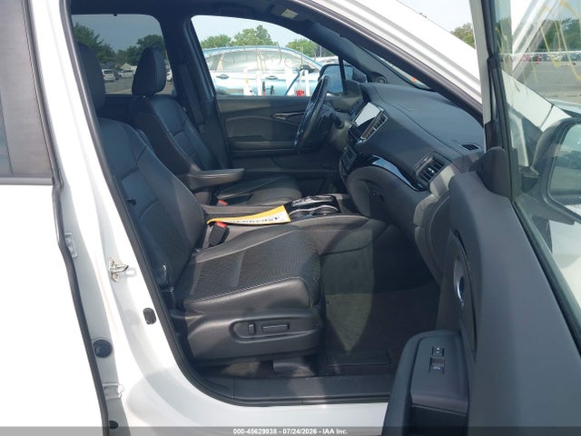 5FNYF8H95KB023815 Honda Passport Touring