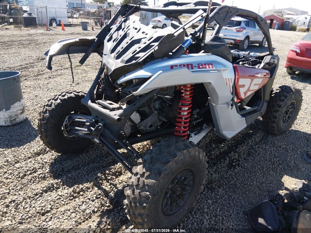Can-Am Maverick X3 2024 3JBVJAY20RE000568 Image 14