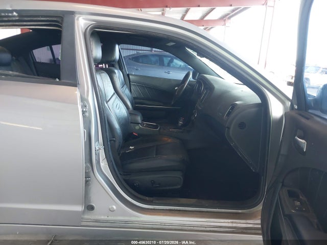 45630210 :رقم المزاد ، 2C3CDXHG5GH302888 vin ، 2016 Dodge Charger Sxt مزاد بيع