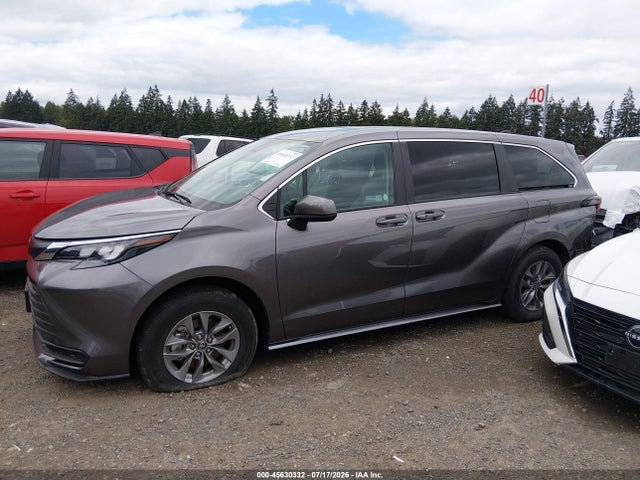 Toyota SIENNA LE 2024 5TDKRKEC8RS206741 Image 15