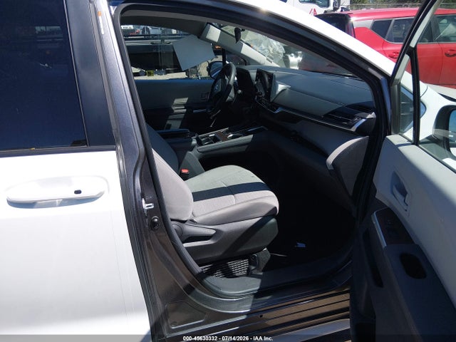 Toyota SIENNA LE 2024 5TDKRKEC8RS206741 Image 5