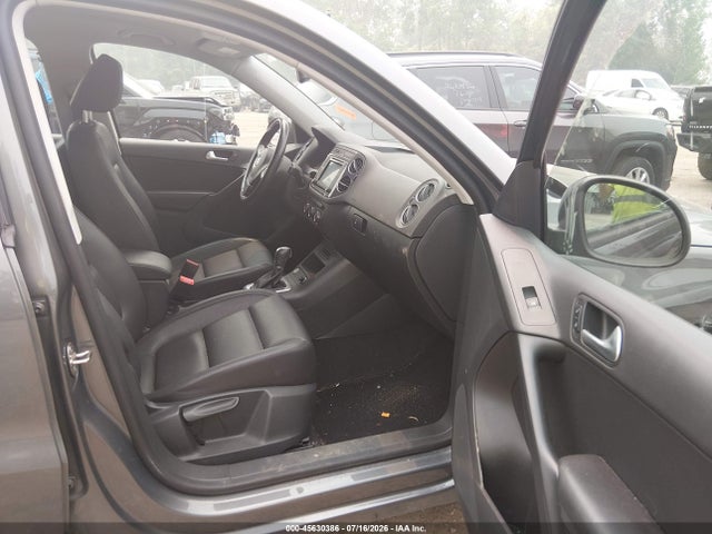 2017 Volkswagen Tiguan მანქანა იყიდება აუქციონზე, vin: WVGBV7AX7HK019297, აუქციონის ნომერი: 45630386