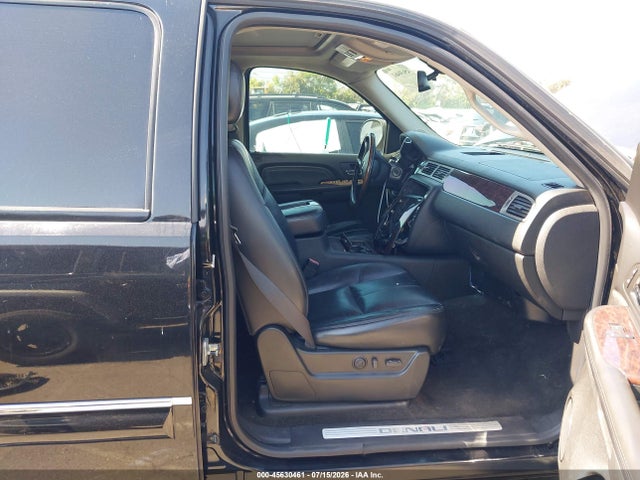 45630461 :رقم المزاد ، 1GKFK63878J105122 vin ، 2008 Gmc Yukon Denali مزاد بيع