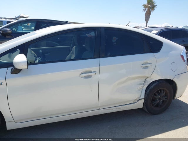 Toyota Prius Two 2014 JTDKN3DU2E1777449 Image 6