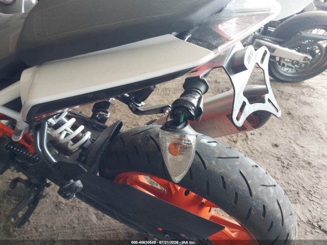 KTM 390 Duke 2018 MD2JPJ402JC276903 Image 14