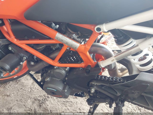 KTM 390 Duke 2018 MD2JPJ402JC276903 Image 9