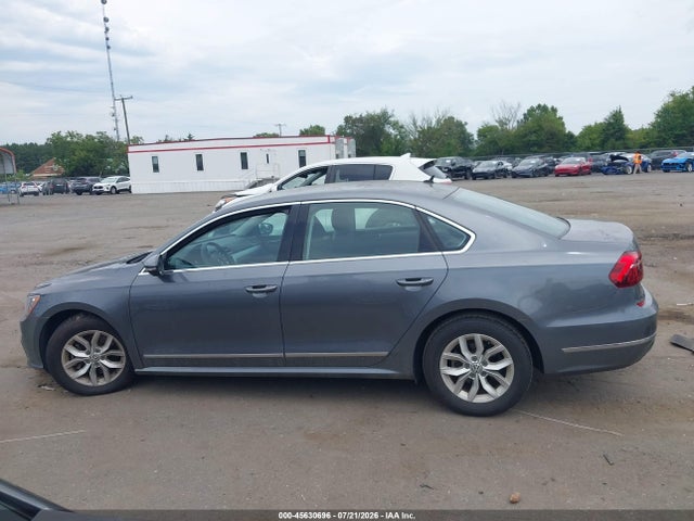 2017 Volkswagen Passat 1.8t S მანქანა იყიდება აუქციონზე, vin: 1VWAT7A31HC041273, აუქციონის ნომერი: 45630696