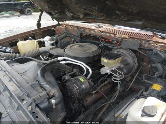 1988 Chevrolet Suburban R1 მანქანა იყიდება აუქციონზე, vin: 1GNER16K2JF108488, აუქციონის ნომერი: 45630698