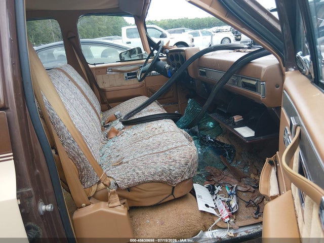 1988 Chevrolet Suburban R1 მანქანა იყიდება აუქციონზე, vin: 1GNER16K2JF108488, აუქციონის ნომერი: 45630698
