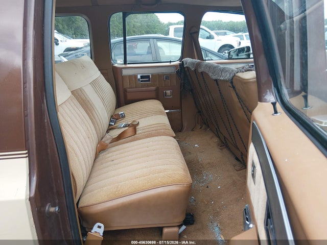 1988 Chevrolet Suburban R1 მანქანა იყიდება აუქციონზე, vin: 1GNER16K2JF108488, აუქციონის ნომერი: 45630698