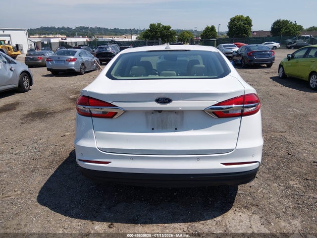 3FA6P0LU7KR137739 Ford Fusion Hybrid Se