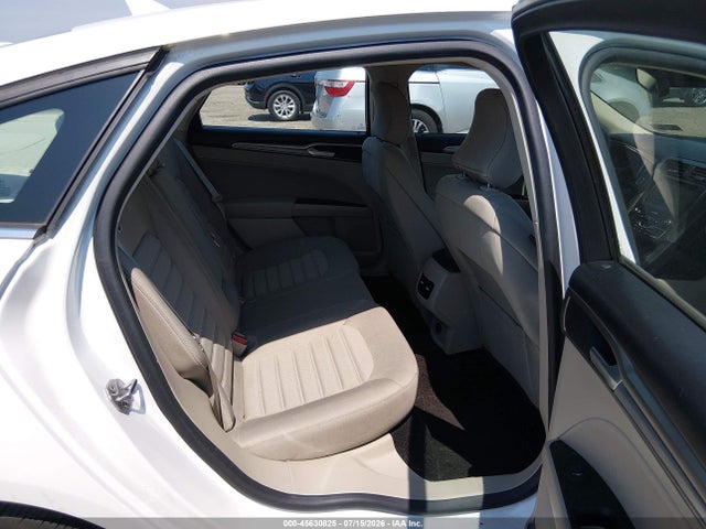 3FA6P0LU7KR137739 Ford Fusion Hybrid Se