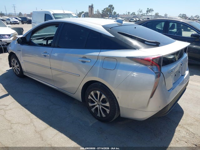 Toyota Prius Two 2018 JTDKBRFU0J3590699 Image 3
