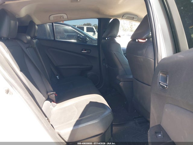 Toyota Prius Two 2018 JTDKBRFU0J3590699 Image 8