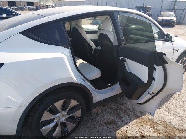 Продаж на аукціоні авто 2021 Tesla Model Y Long Range Dual Motor All-wheel Drive, vin: 5YJYGDEE2MF202582, номер лоту: 45630903