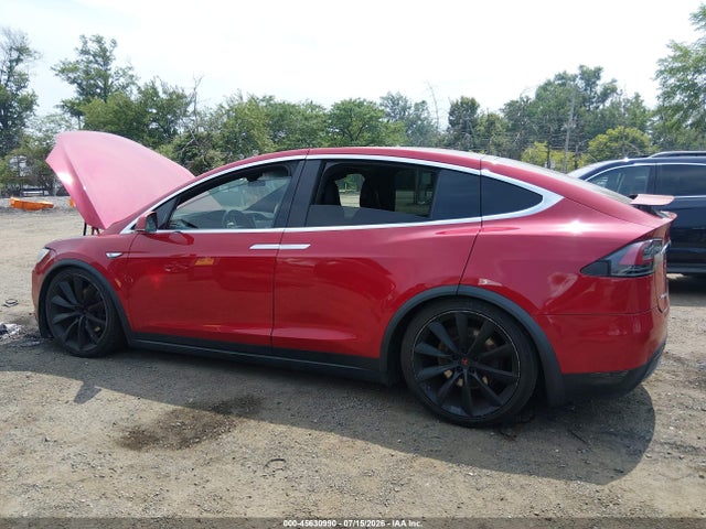 Tesla Model X 60d/70d/75d/90d/p100d 2016 5YJXCBE21GF006123 Image 13