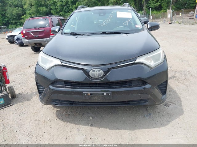 45631025 :رقم المزاد ، 2T3ZFREV8HW317594 vin ، 2017 Toyota Rav4 Le مزاد بيع