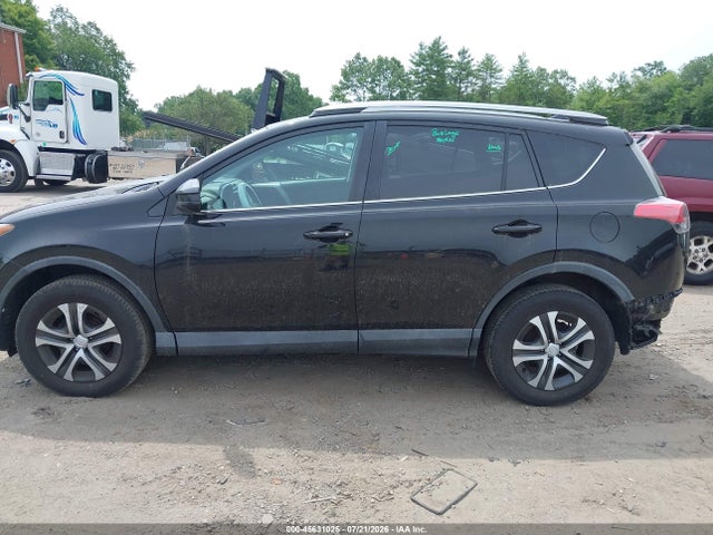 45631025 :رقم المزاد ، 2T3ZFREV8HW317594 vin ، 2017 Toyota Rav4 Le مزاد بيع