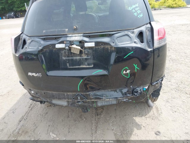 45631025 :رقم المزاد ، 2T3ZFREV8HW317594 vin ، 2017 Toyota Rav4 Le مزاد بيع