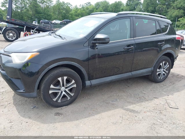 45631025 :رقم المزاد ، 2T3ZFREV8HW317594 vin ، 2017 Toyota Rav4 Le مزاد بيع