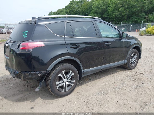 45631025 :رقم المزاد ، 2T3ZFREV8HW317594 vin ، 2017 Toyota Rav4 Le مزاد بيع