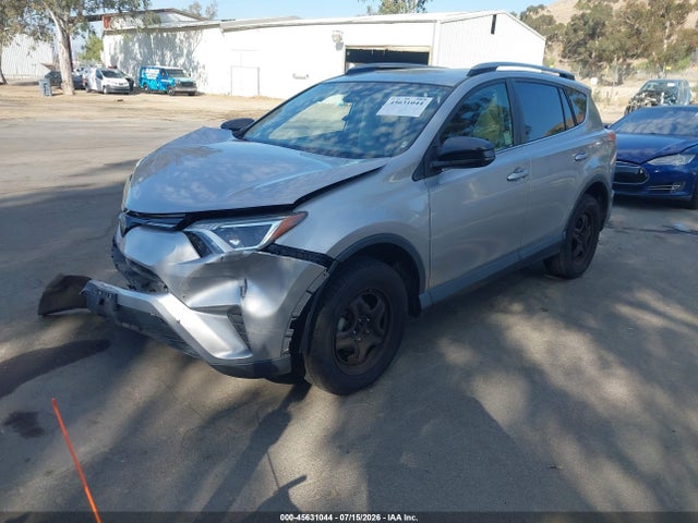 JTMZFREV3JJ173263 Toyota RAV4 LE