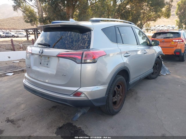 JTMZFREV3JJ173263 Toyota RAV4 LE