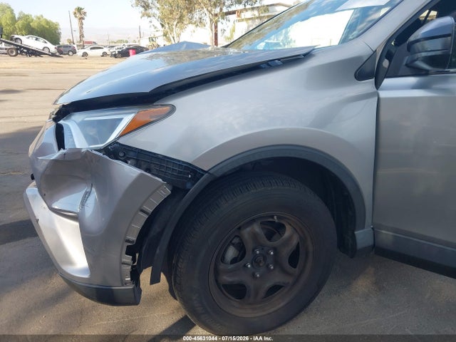 Toyota RAV4 LE 2018 JTMZFREV3JJ173263 Image 6