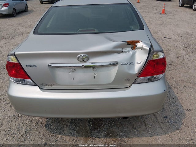 45631050 :رقم المزاد ، 4T1BF30KX5U087671 vin ، 2005 Toyota Camry Xle V6 مزاد بيع