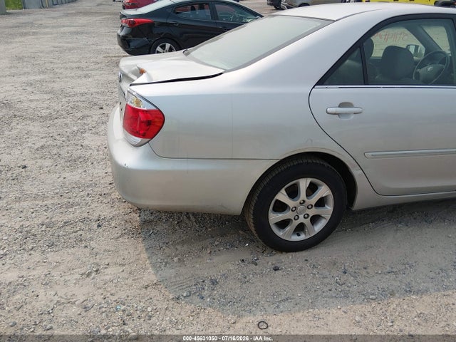 45631050 :رقم المزاد ، 4T1BF30KX5U087671 vin ، 2005 Toyota Camry Xle V6 مزاد بيع