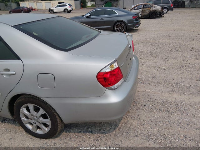 45631050 :رقم المزاد ، 4T1BF30KX5U087671 vin ، 2005 Toyota Camry Xle V6 مزاد بيع